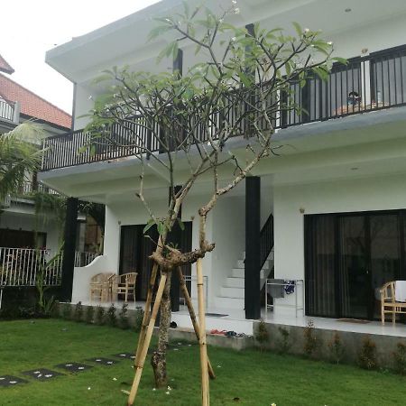 Hello Canggu Homestay ภายนอก รูปภาพ